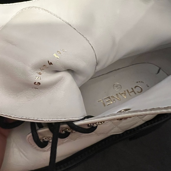 Lovely most sought after Chanel Boots Authentic size 10/40 - Picture 11 of 11